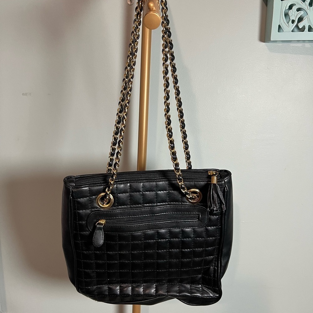 Jaclyn Smith Elegant Black Quilted Chain Strap Bag